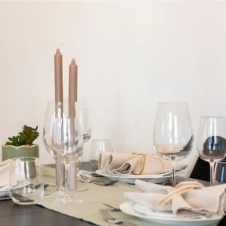 Luxury 4-bedroom In Oslo's Heart - Walk To Major Attractions Lejlighed